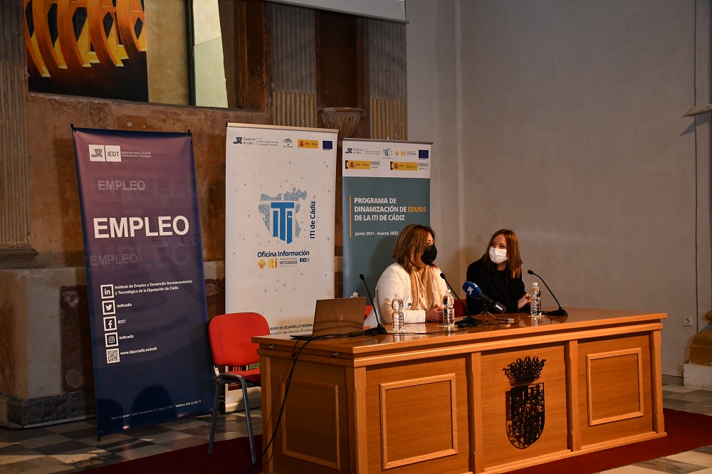 Ana Carrera y Elena Amaya inauguran el 4º Encuentro de la Red de EDUSIs de la Provincia de Cádiz, celebrado en Puerto Real