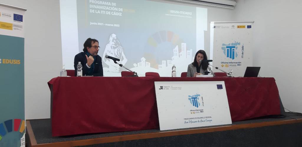 Joaquín María González y Sonia Hernández. 6º Encuentro Red EDUSIs-ITI de la Provincia de Cádiz